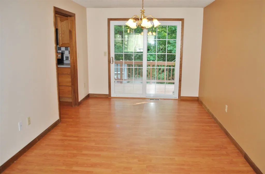 27 Hampton Drive Nashua NH 03063