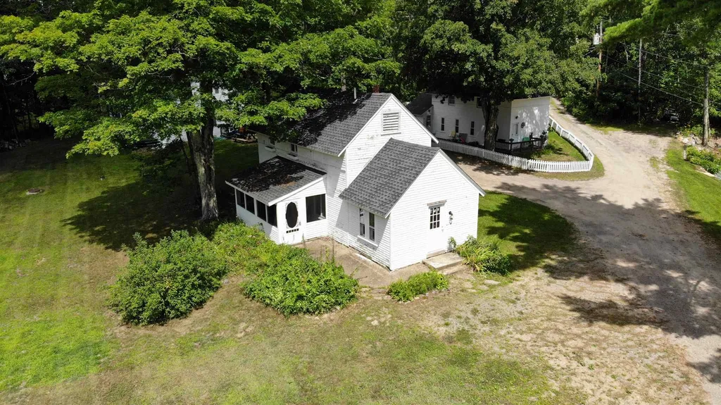 15 Robinswood Way Gilmanton NH 03237