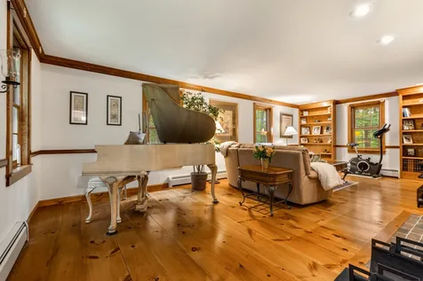 113 Temple Road Sharon NH 03458