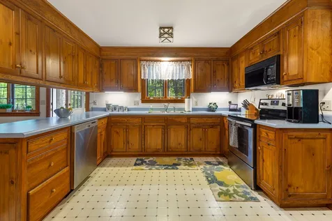 113 Temple Road Sharon NH 03458