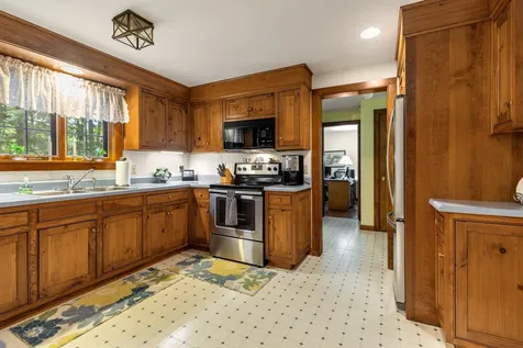 113 Temple Road Sharon NH 03458