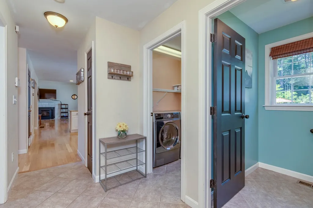10 Springfield Circle Merrimack NH 03054