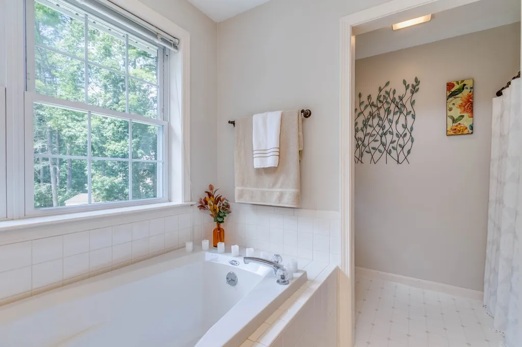 10 Springfield Circle Merrimack NH 03054