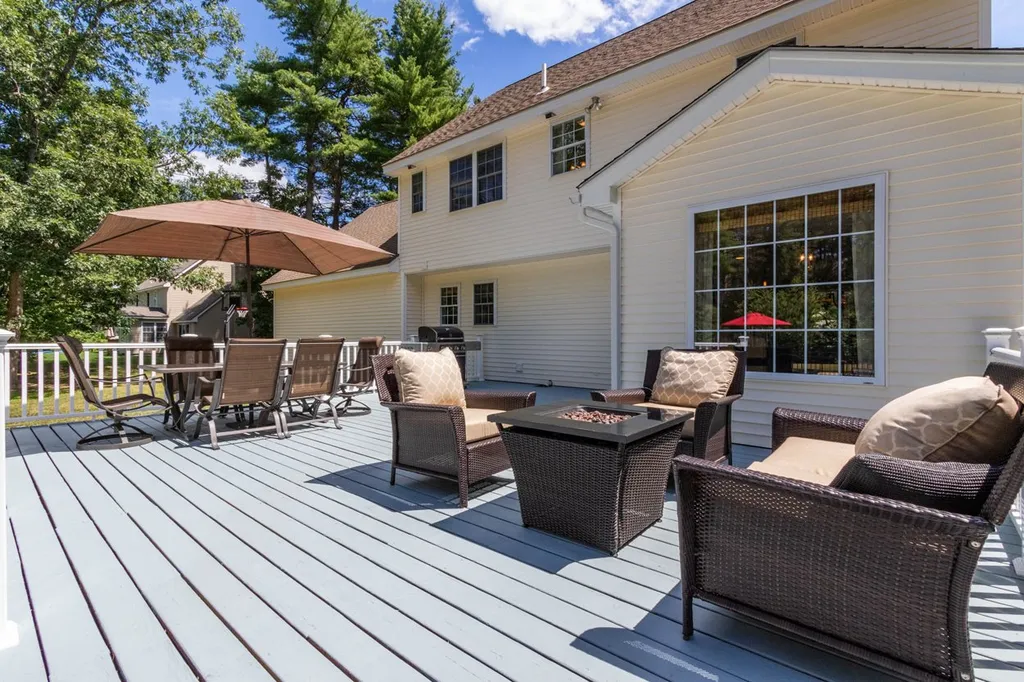10 Springfield Circle Merrimack NH 03054