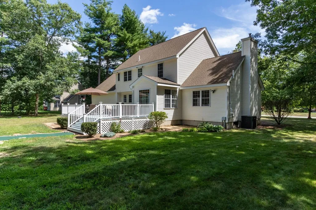 10 Springfield Circle Merrimack NH 03054