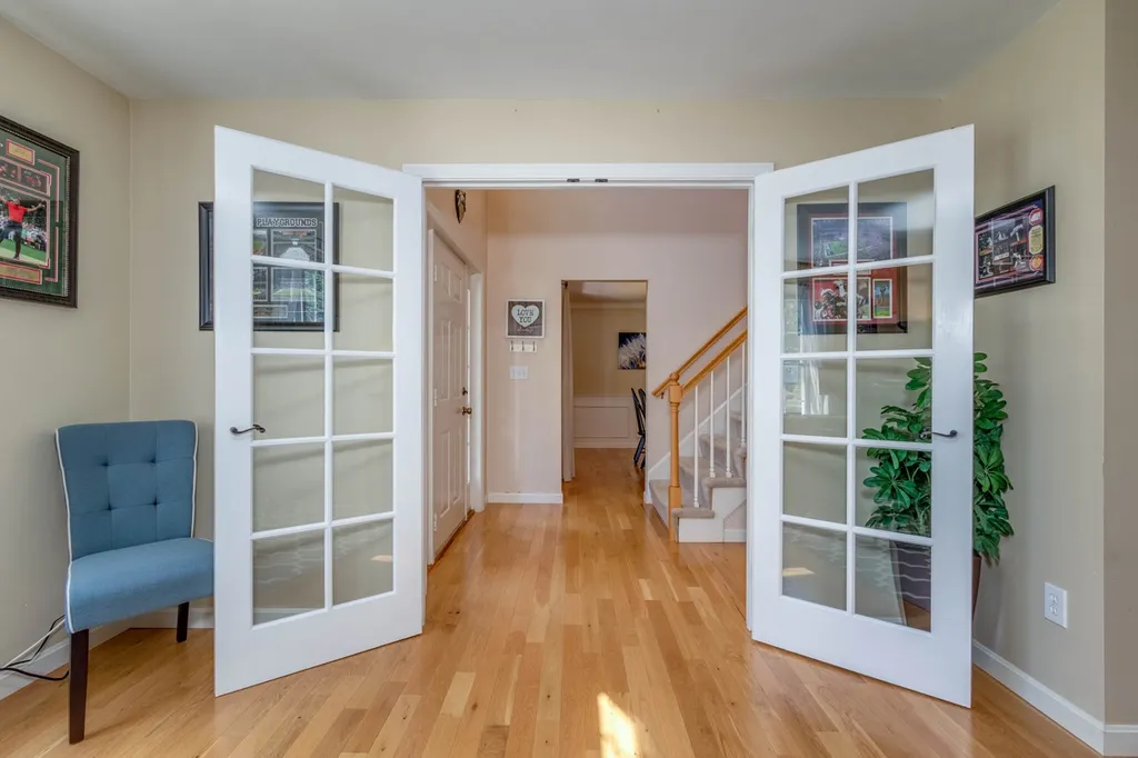 10 Springfield Circle Merrimack NH 03054