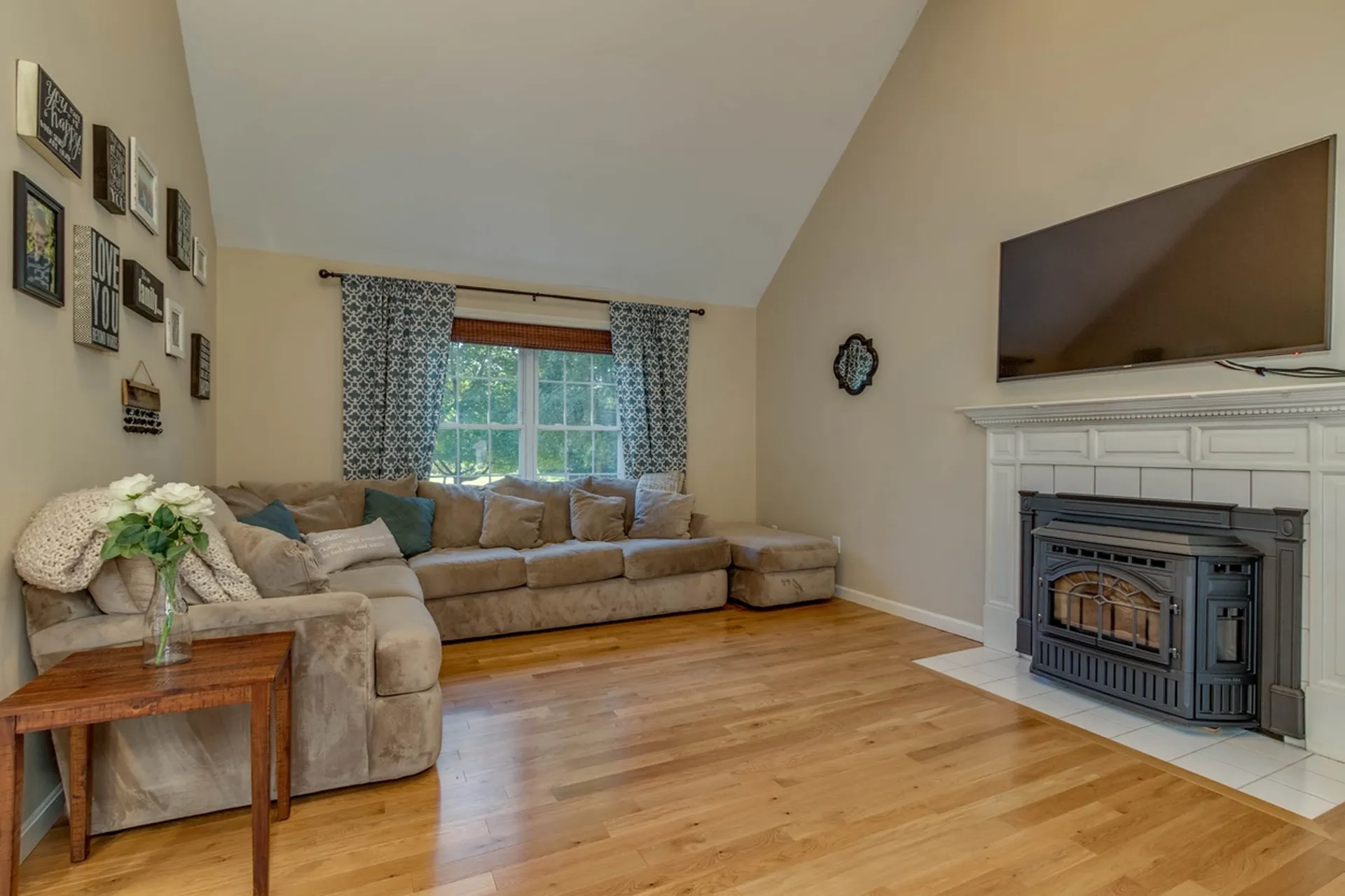 10 Springfield Circle Merrimack NH 03054