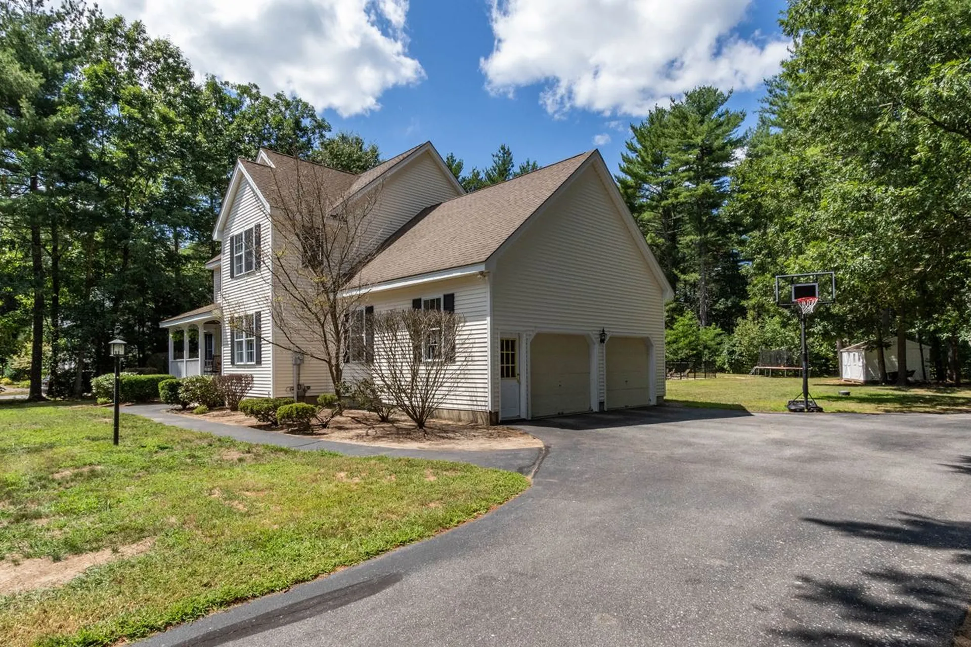10 Springfield Circle Merrimack NH 03054