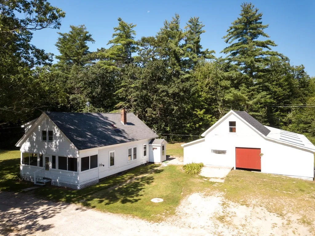 65 Stage Road Deerfield NH 03037