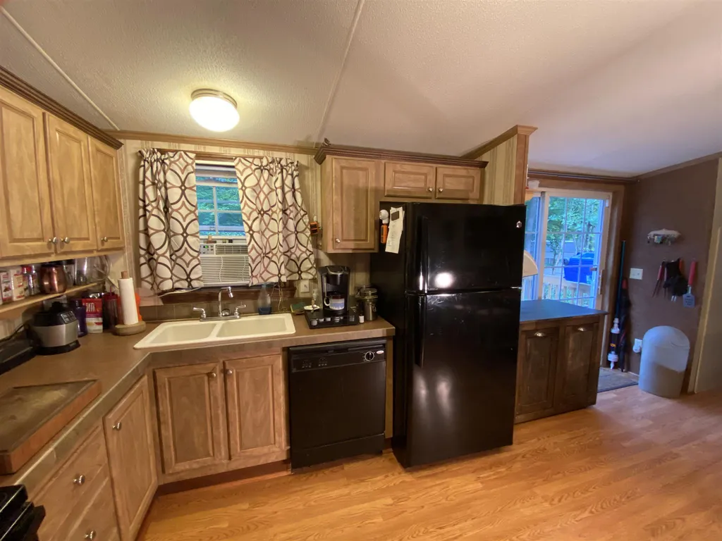 100 Effingham Road Ossipee NH 03864