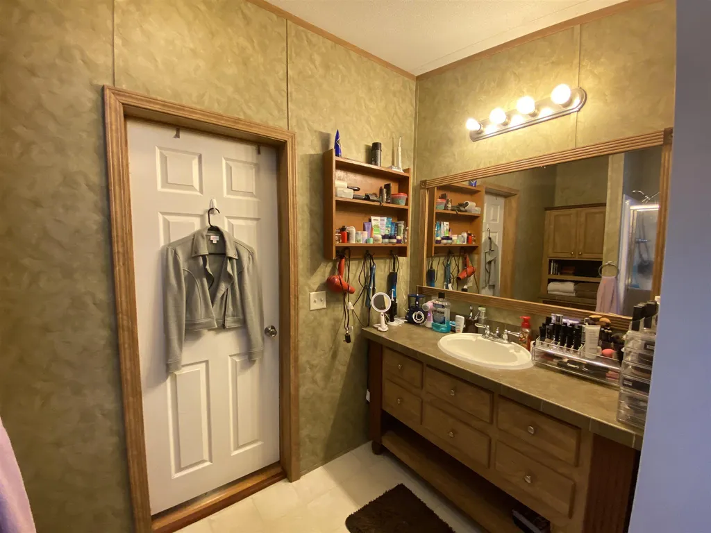 100 Effingham Road Ossipee NH 03864