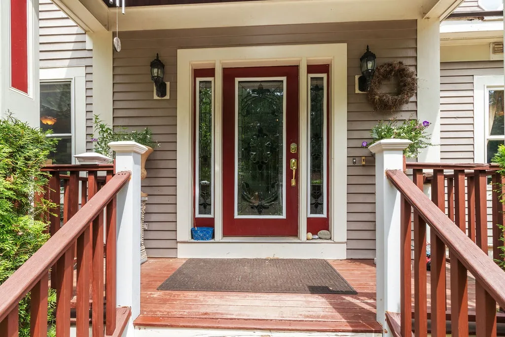 183 Pleasant Street Epping NH 03042
