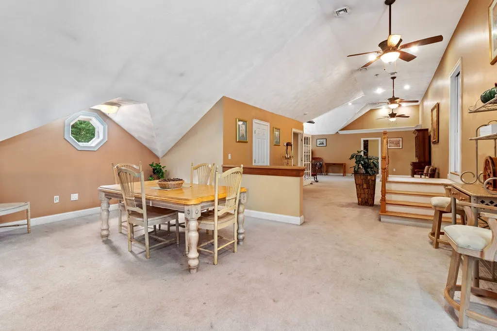183 Pleasant Street Epping NH 03042