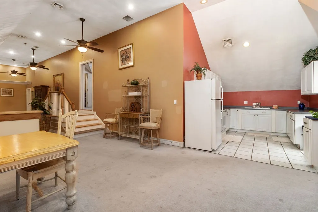 183 Pleasant Street Epping NH 03042