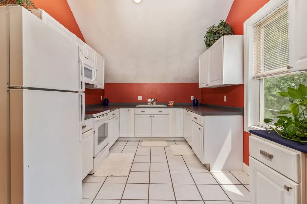 183 Pleasant Street Epping NH 03042