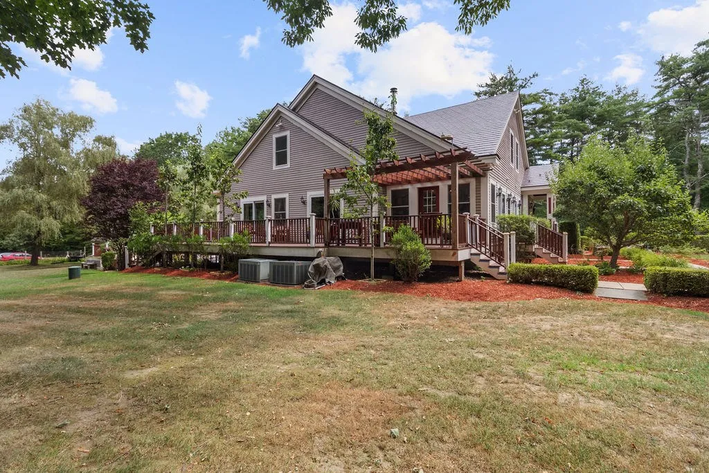 183 Pleasant Street Epping NH 03042