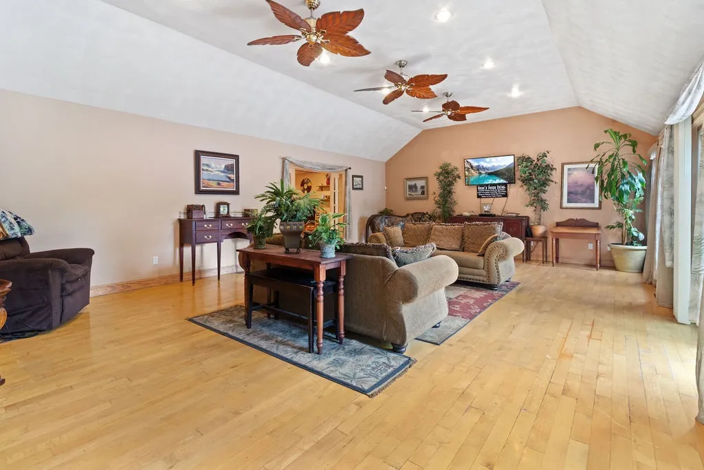 183 Pleasant Street Epping NH 03042