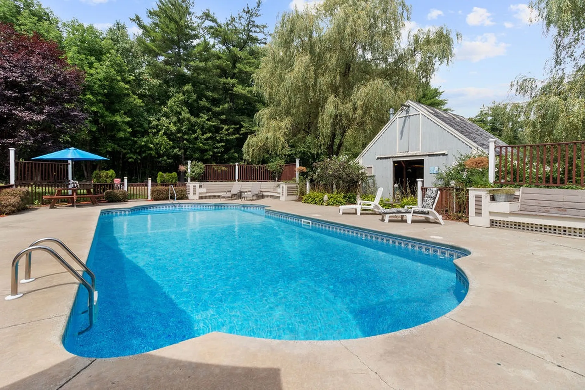 183 Pleasant Street Epping NH 03042