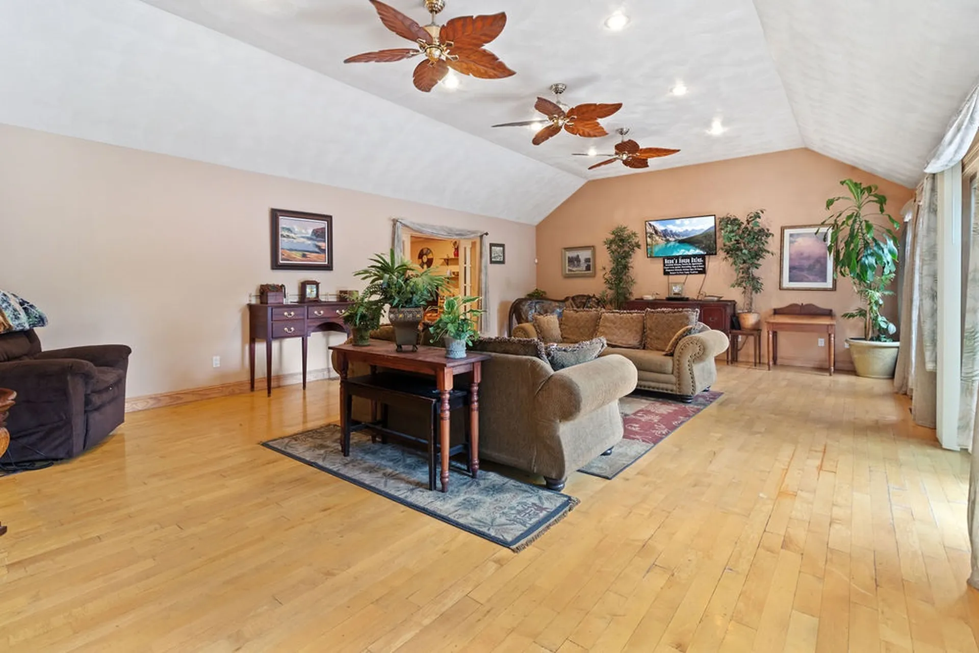 183 Pleasant Street Epping NH 03042