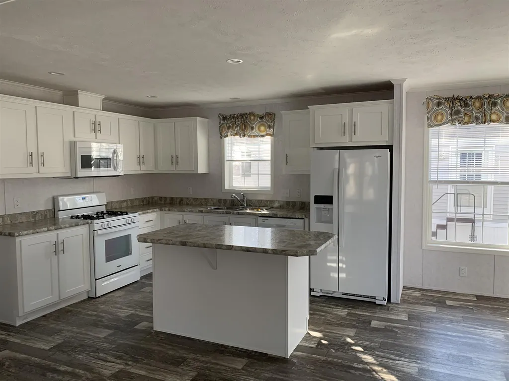12 Whispering Wind Lane Rochester NH 03867