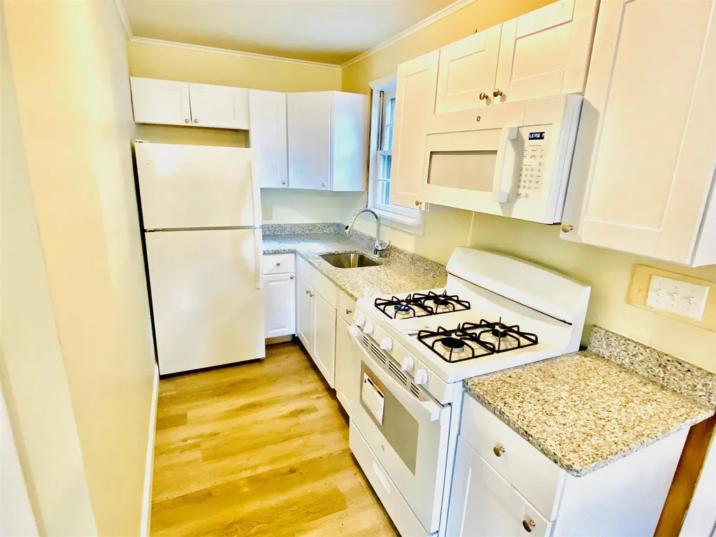 114 Chandler Street Nashua NH 03064