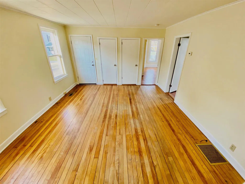 114 Chandler Street Nashua NH 03064