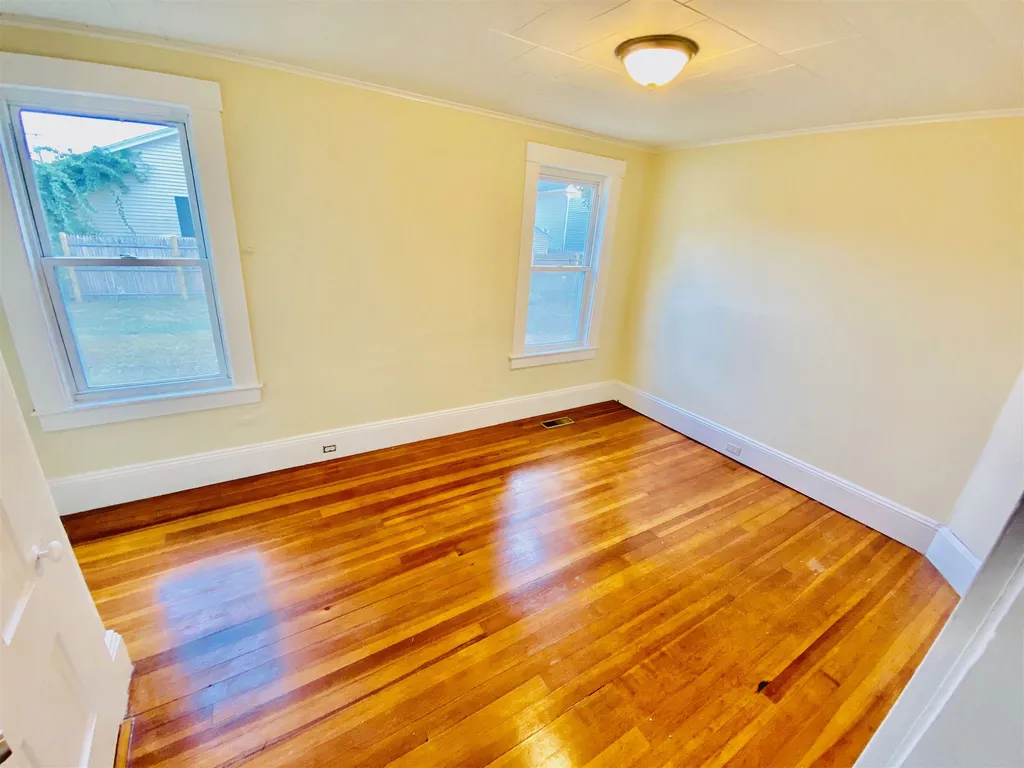 114 Chandler Street Nashua NH 03064