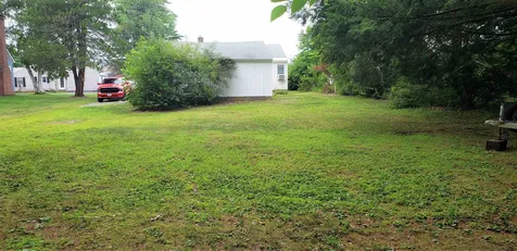 15 Canterbury Way Claremont NH 03743
