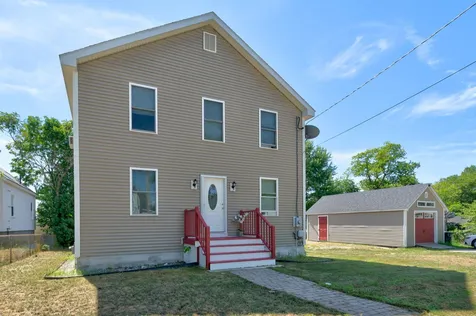 18 Riverside Avenue Hudson NH 03051