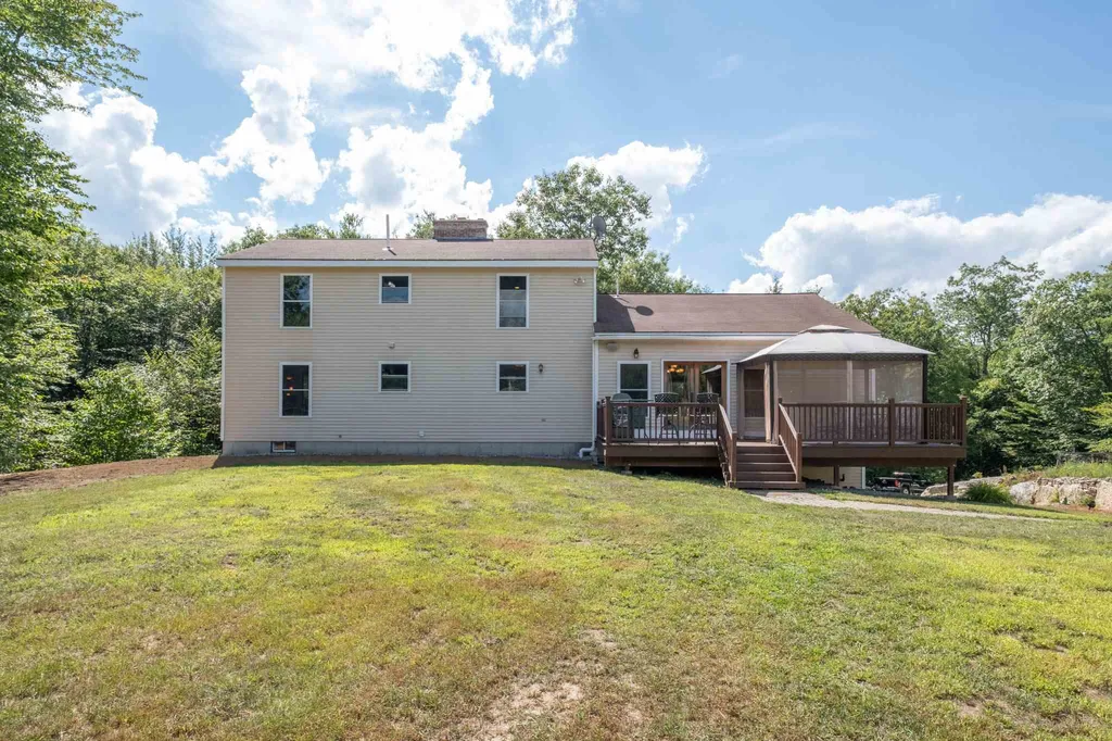 24 County Road Dunbarton NH 03046