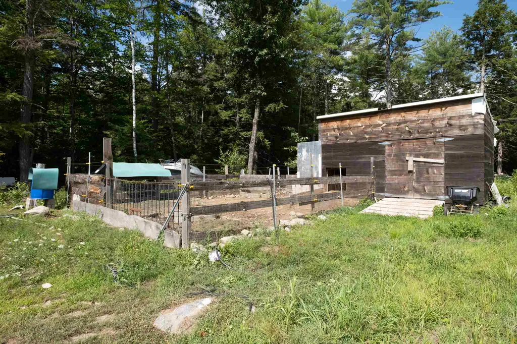 24 County Road Dunbarton NH 03046