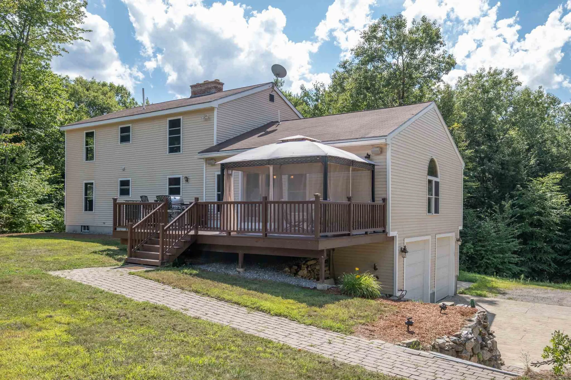 24 County Road Dunbarton NH 03046