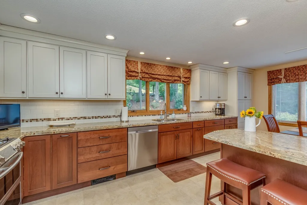 124 Beals Road Bedford NH 03110