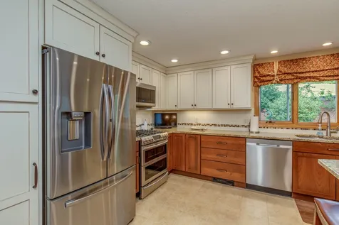 124 Beals Road Bedford NH 03110
