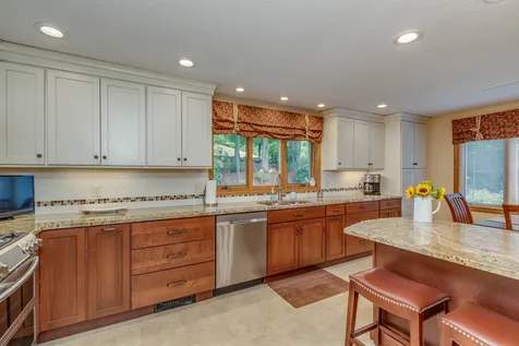 124 Beals Road Bedford NH 03110