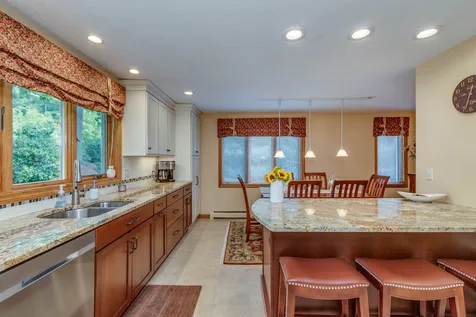 124 Beals Road Bedford NH 03110