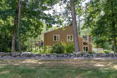 124 Beals Road Bedford NH 03110