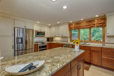 124 Beals Road Bedford NH 03110