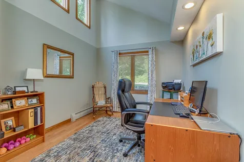 124 Beals Road Bedford NH 03110
