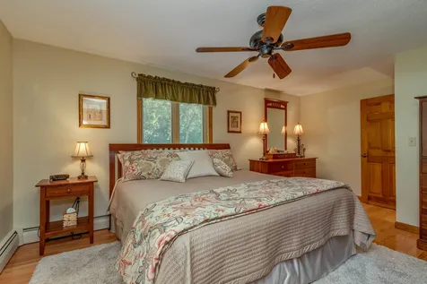 124 Beals Road Bedford NH 03110
