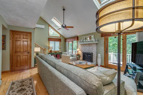 124 Beals Road Bedford NH 03110
