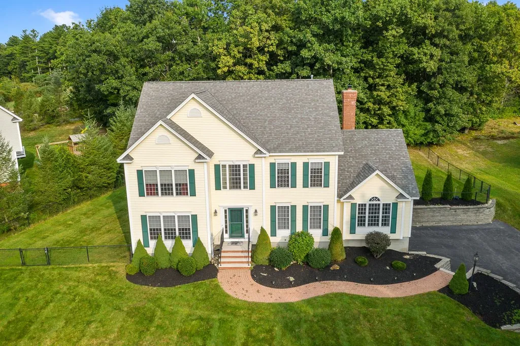 12 Northland Road Windham NH 03087