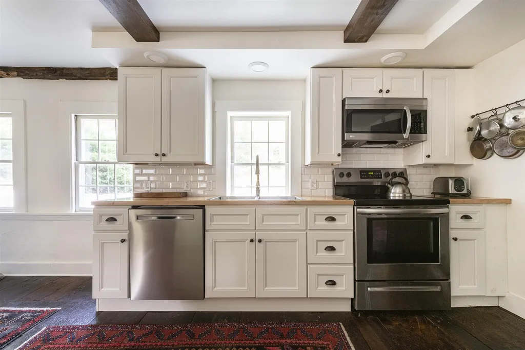 102 Brave Boat Harbor Road Kittery ME 03905-5232