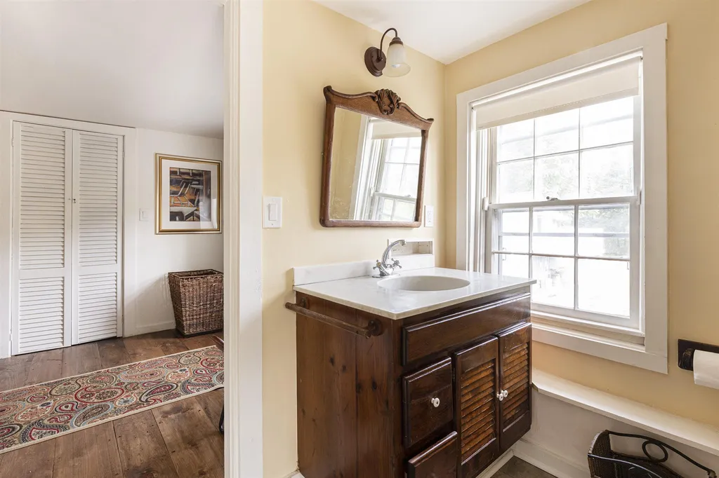 102 Brave Boat Harbor Road Kittery ME 03905-5232