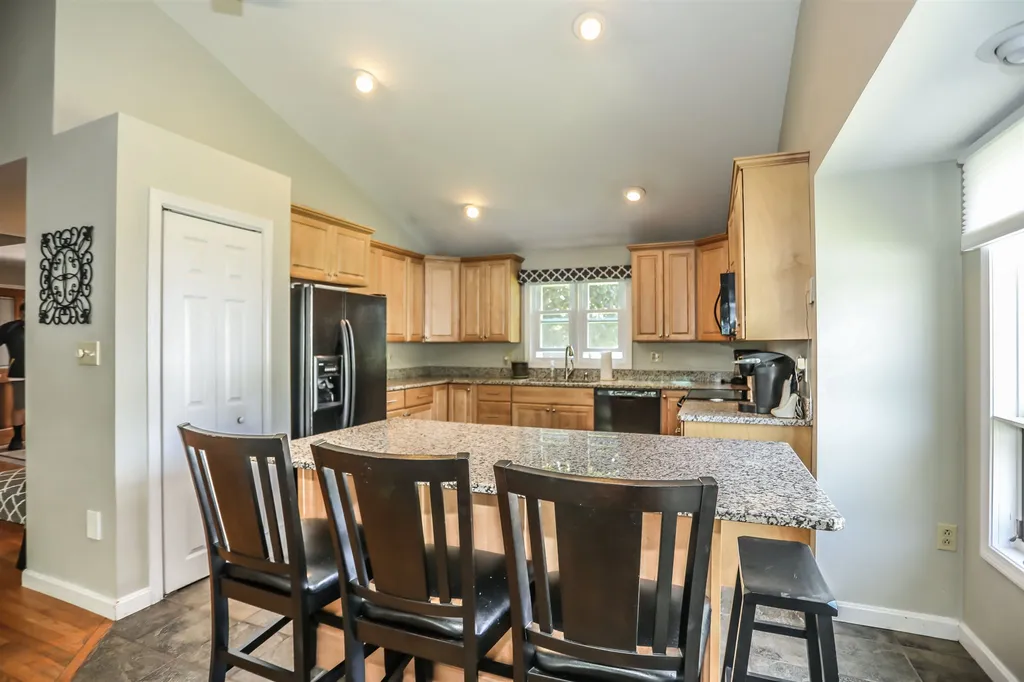 1 Highview Terrace Manchester NH 03104
