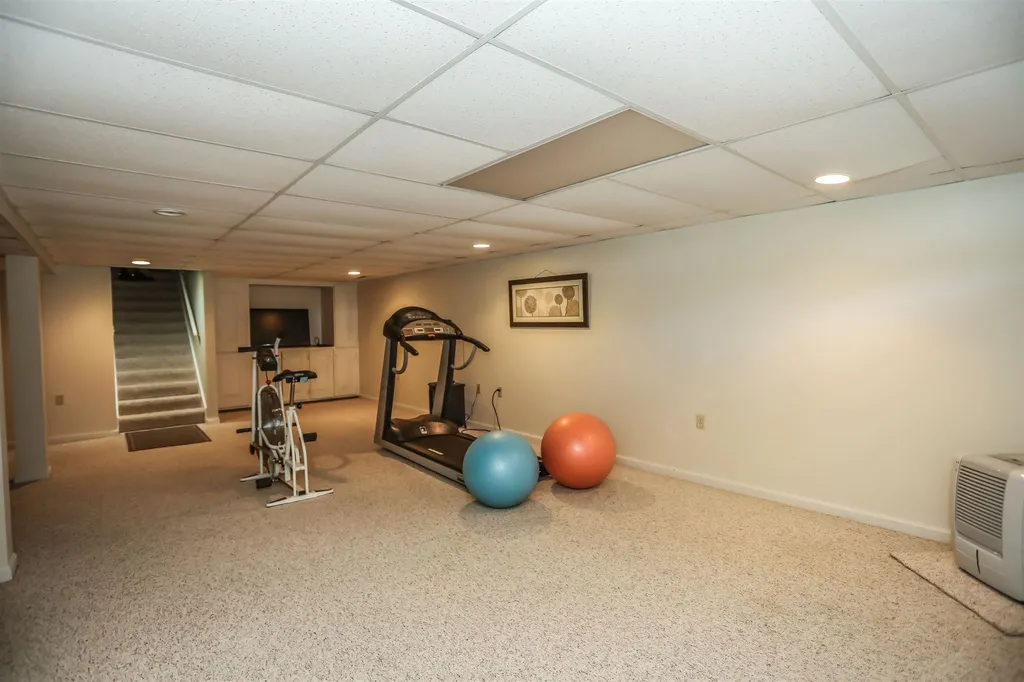 1 Highview Terrace Manchester NH 03104