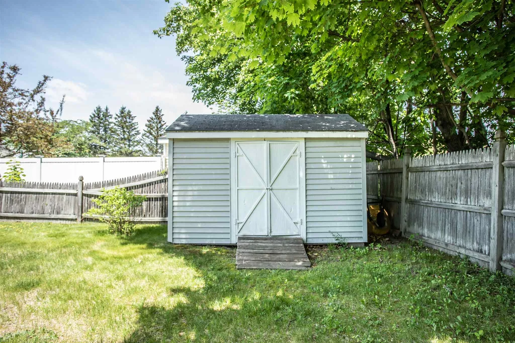 1 Highview Terrace Manchester NH 03104