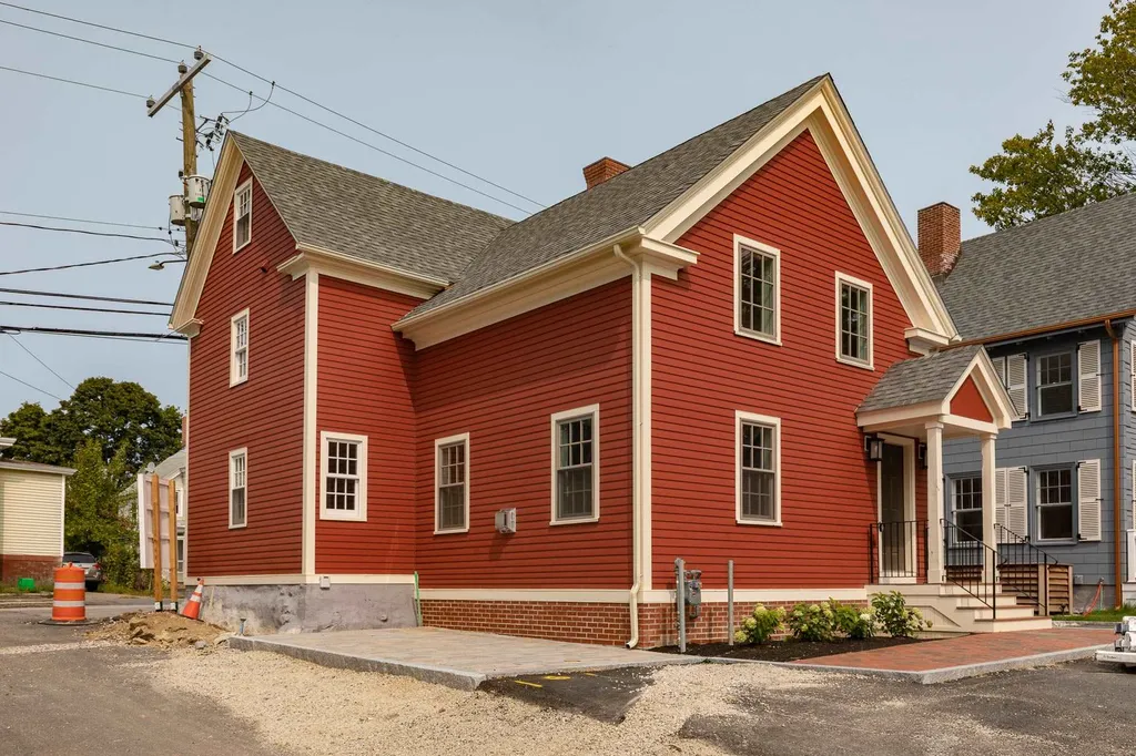 412 Islington Street Portsmouth NH 03801