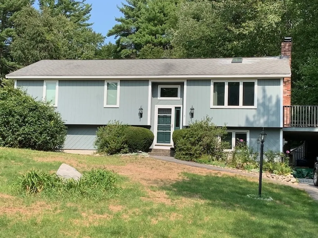 3 Fairway Road Londonderry NH 03053