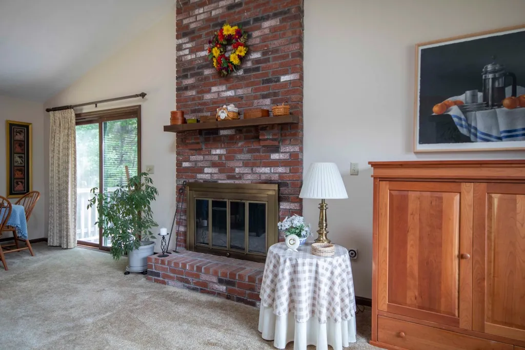 3 Fairway Road Londonderry NH 03053